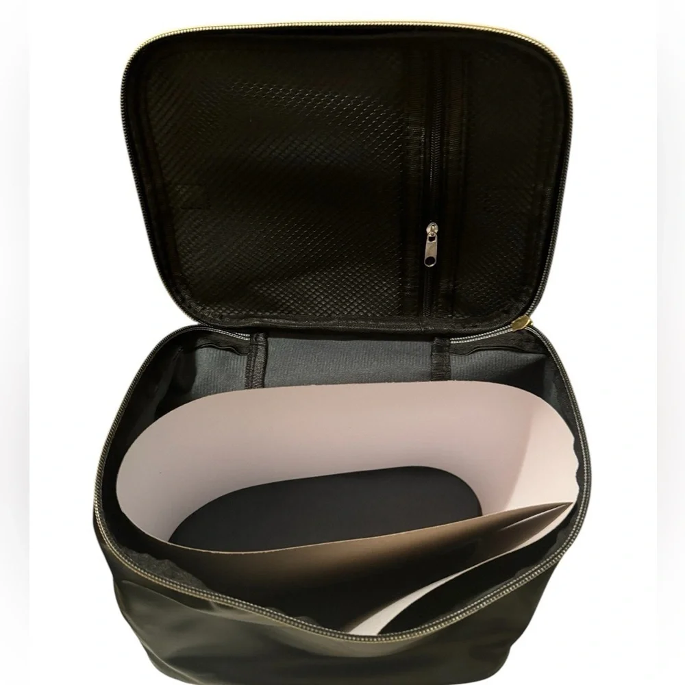 Large make-up bag for woman (NWT)